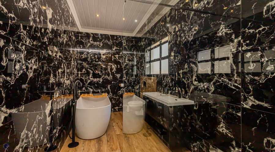 5 Bedroom Property for Sale in Calypso Beach Western Cape